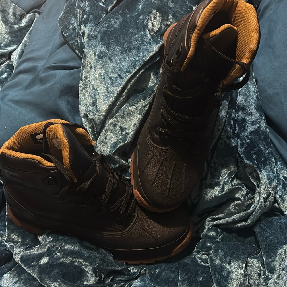 Timberland gently worn boots